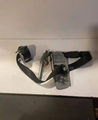 Nissan Qashqai Front seatbelt E5507743