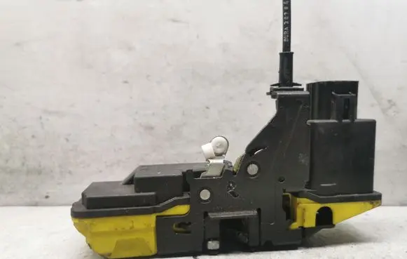 Volvo V70 Rear door lock 30699754
