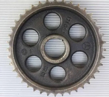Mercedes-Benz W123 Timing chain sprocket 1210520201