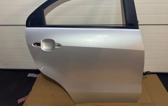 KIA Rio Rear door