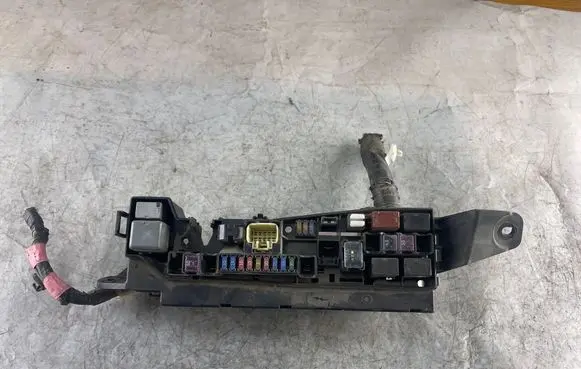 Toyota Corolla E120 E130 Fuse module