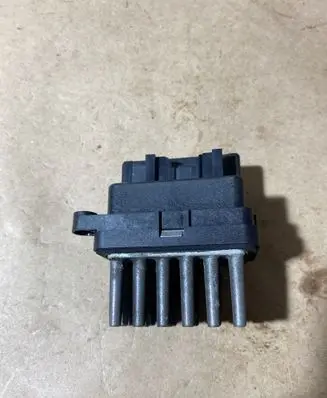 Ford Mondeo MK IV Heater blower motor/fan resistor 6G9T19E624 F011500028 00889305