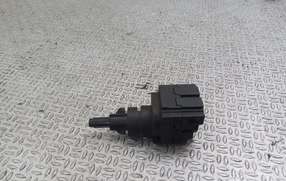 Volkswagen Touran I Brake pedal sensor switch 6Q0945511