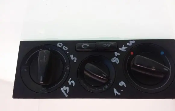 Volkswagen PASSAT B5 Climate control unit