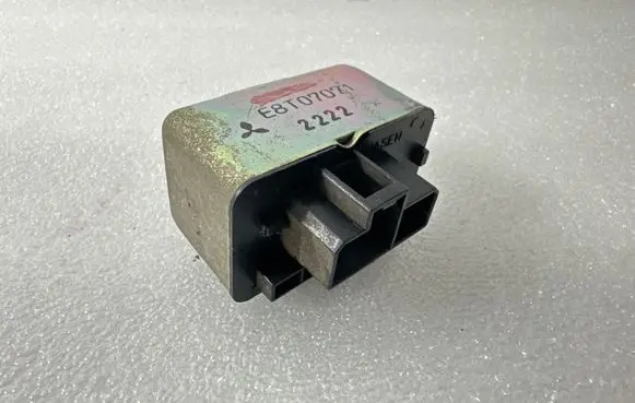 Mitsubishi Eclipse (D21A/D22A/D27A) Other relay E8T07071