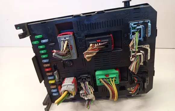 Peugeot 307 Comfort/convenience module 9661940080