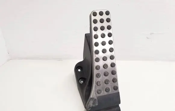 Mercedes-Benz S W222 Accelerator throttle pedal A2053000104