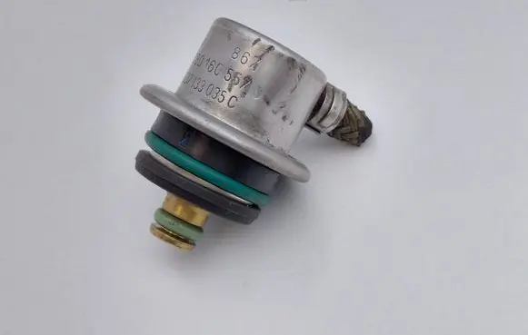 Volkswagen Sharan Fuel pressure regulator 037133035C 0280160557
