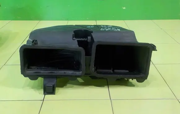 Mercedes-Benz C W204 Intercooler air channel guide CL14
