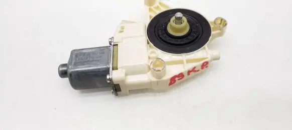 Mercedes-Benz C W204 Front door window regulator motor A2048200142