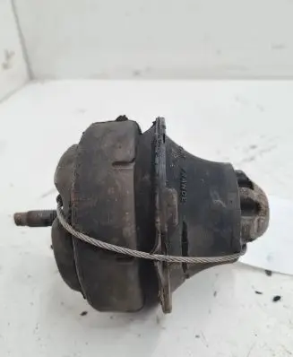 Volvo V70 Engine mount bracket 13540