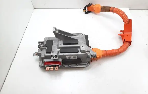 Voltage converter inverter