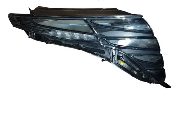 Hyundai Tucson TL Headlight/headlamp 92208N7100