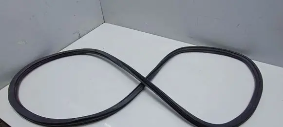 Audi A4 S4 B8 8K Front door rubber seal 8K9833721E