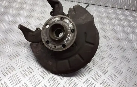 Volkswagen Polo IV 9N3 Front wheel hub spindle knuckle