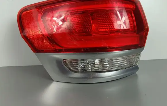Jeep Grand Cherokee Rear/tail lights P68236135AC