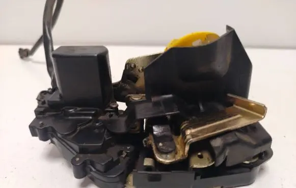 KIA Carens I Rear door lock J1J2J3