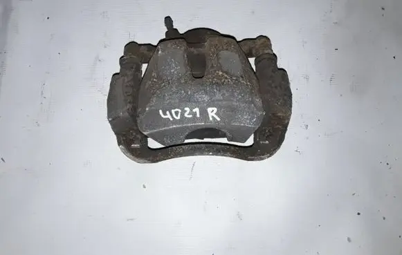 Toyota RAV 4 (XA40) Front brake caliper 4773042091