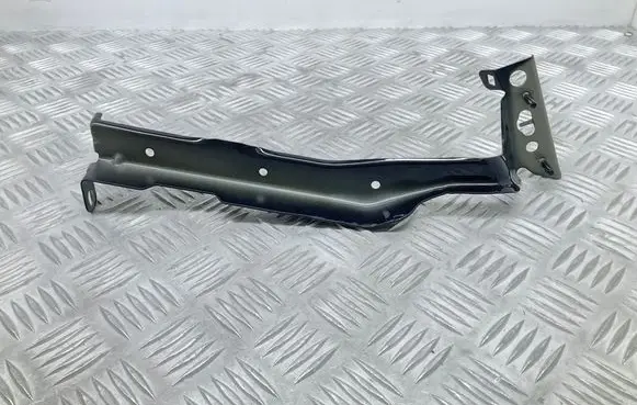 Audi A4 S4 B8 8K Fender mounting bracket 8K0821135H
