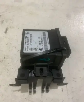 Volkswagen Touareg I Light module LCM 7L6907357 5WK49171