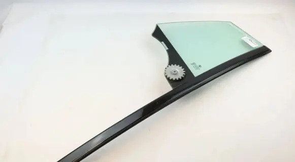 BMW 5 GT F07 Rear vent window glass 7197886