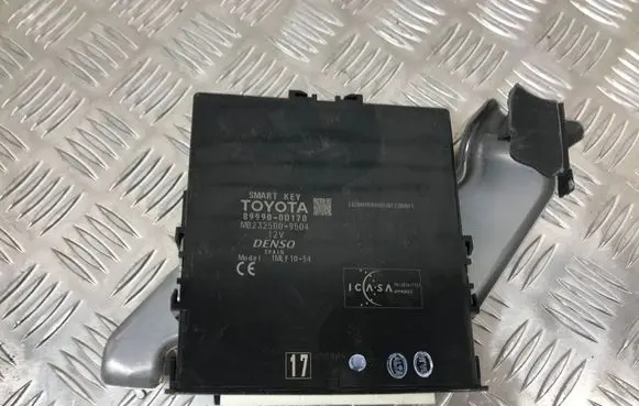 Toyota Yaris Keyless (KESSY) go control unit/module 899900D170