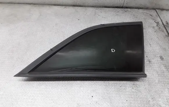 Chrysler Pacifica Rear side window
