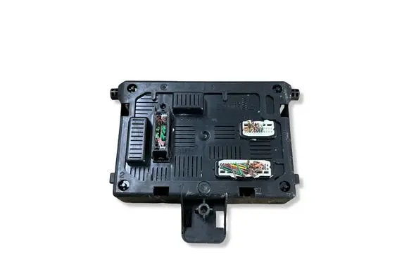 Renault Clio III Comfort/convenience module 8201054129