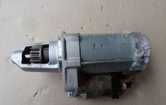 Mercedes-Benz Sprinter W906 Starter motor 4380002050