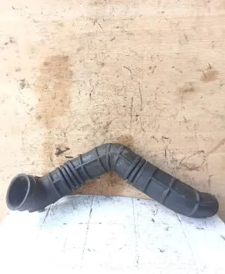 Volvo S40, V40 Air intake hose/pipe MB957388 5V023SCCAT1