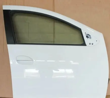 Dacia Sandero Front door