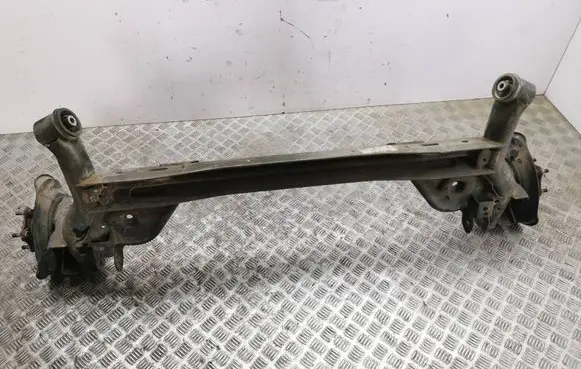 Nissan Leaf II (ZE1) Rear axle beam 