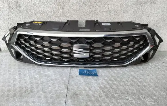Seat Ateca Front bumper upper radiator grill 575853654M