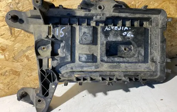 Seat Altea Battery tray 1K0915333C