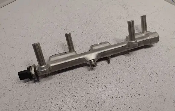 BMW 3 G20 G21 Fuel injector supply line/pipe 8698787 13538698787