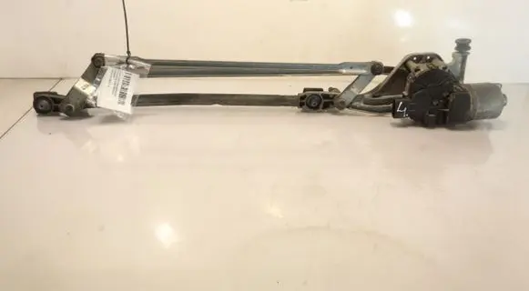 Ford Focus Front wiper linkage and motor 3397020776