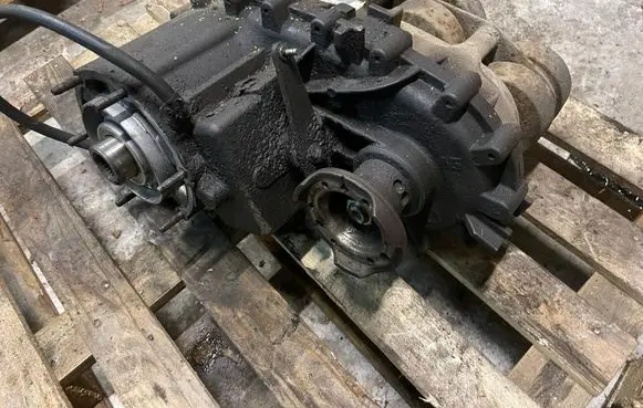 Gearbox transfer box case