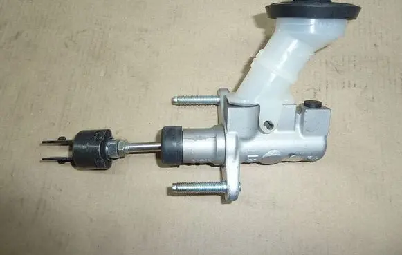 Toyota Corolla E100 Master brake cylinder 6284600101