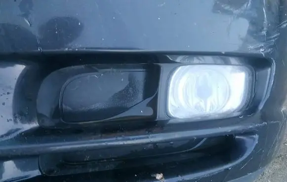 Toyota Avensis T250 Front bumper lower grill
