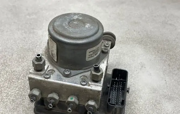 Opel Insignia A ABS Pump 23210877 23163767