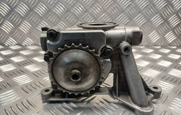 Audi A6 S6 C5 4B Oil pump 059115105H 059115121C