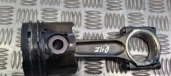 Citroen C5 Piston with connecting rod RHZ