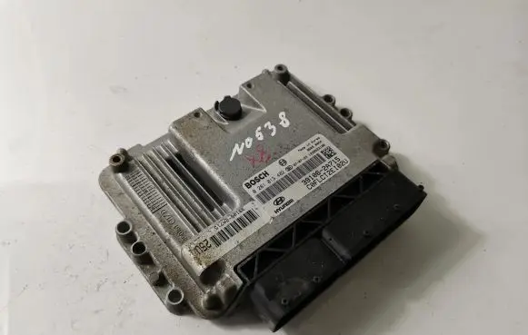 Hyundai i30 Engine control unit/module 391062A715