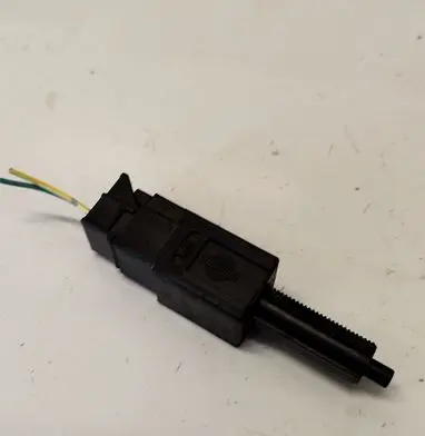 Nissan Juke I F15 Brake pedal sensor switch