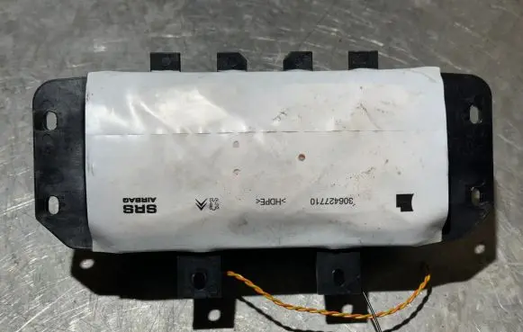 Citroen C4 II Passenger airbag 9687158080