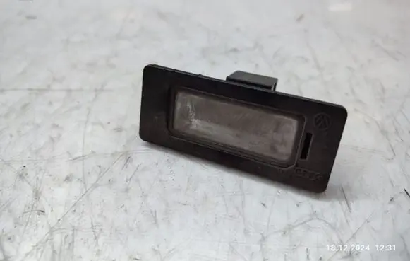 Audi Q5 SQ5 Number plate light 8T0943021