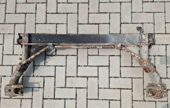 Volkswagen Jetta I Rear axle beam 171500051C