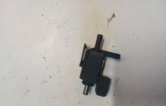 Volvo XC70 Turbo solenoid valve 30670448 031330 12224011