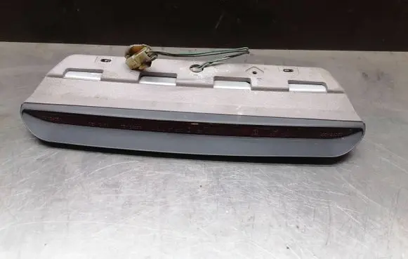 Subaru Impreza II Third/center stoplight