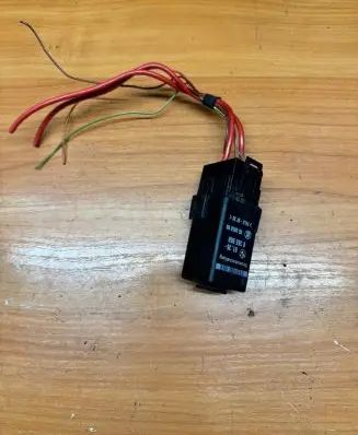 BMW 5 E39 Other relay 8365960 05065000 6135